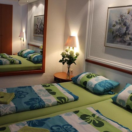 Ristorante Pizzeria Pension Taormina Roßhaupten Δωμάτιο φωτογραφία